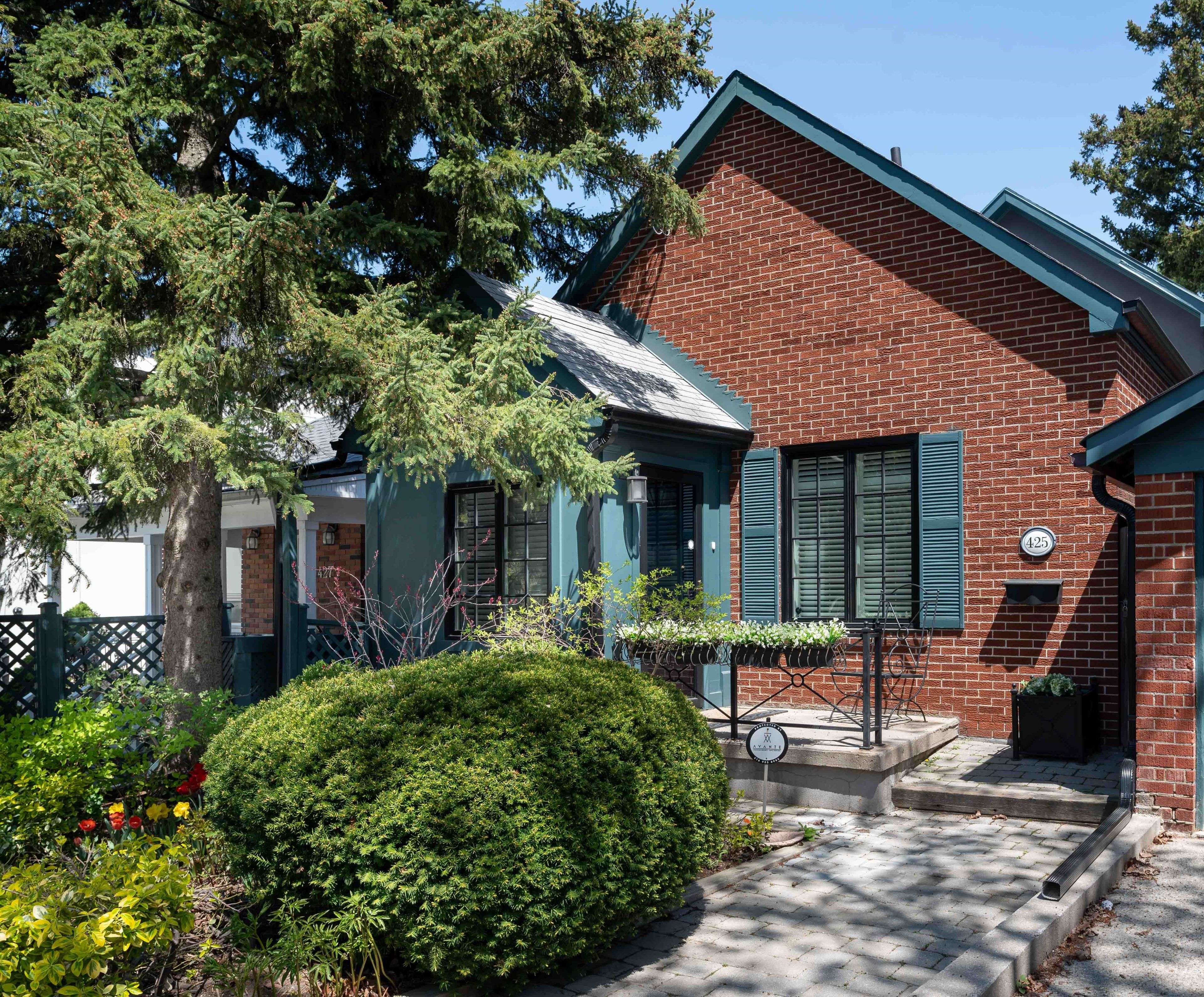 425 Arlington AVE, Toronto C03, ON M6C 3A4