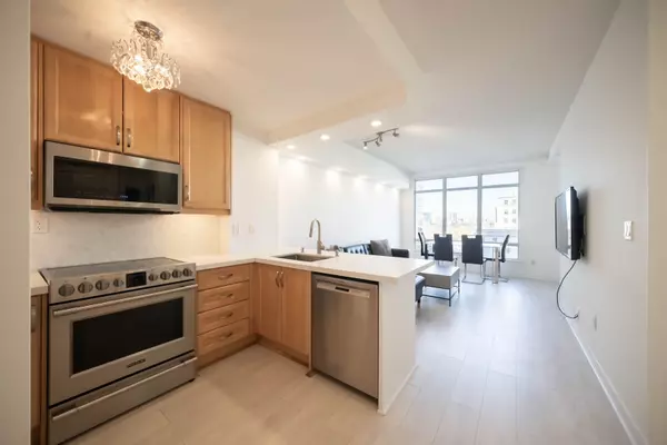 100 Hayden ST #1103, Toronto C08, ON M4Y 3C7