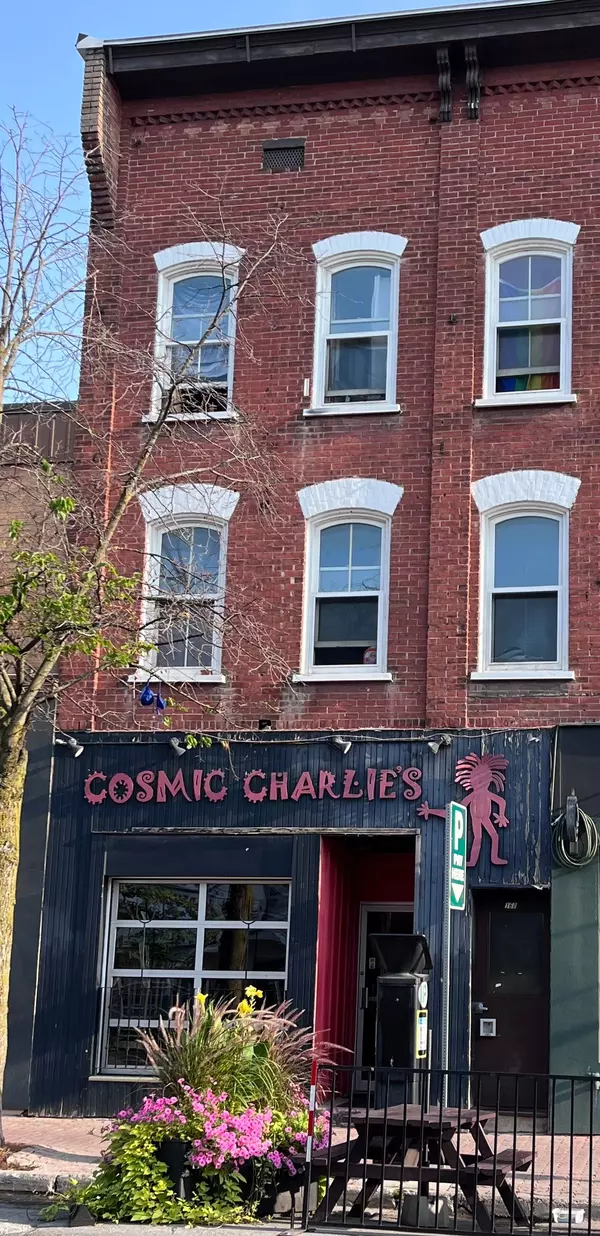168 Charlotte ST #1, Peterborough, ON K9J 2T8