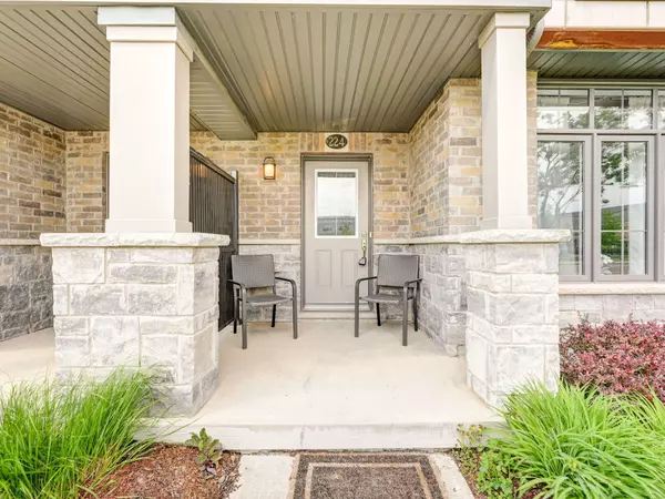 Kitchener, ON N2P 0B8,224 Thomas Slee DR #8