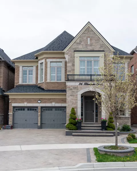 36 Blenheim CIR, Whitby, ON L1P 0E3