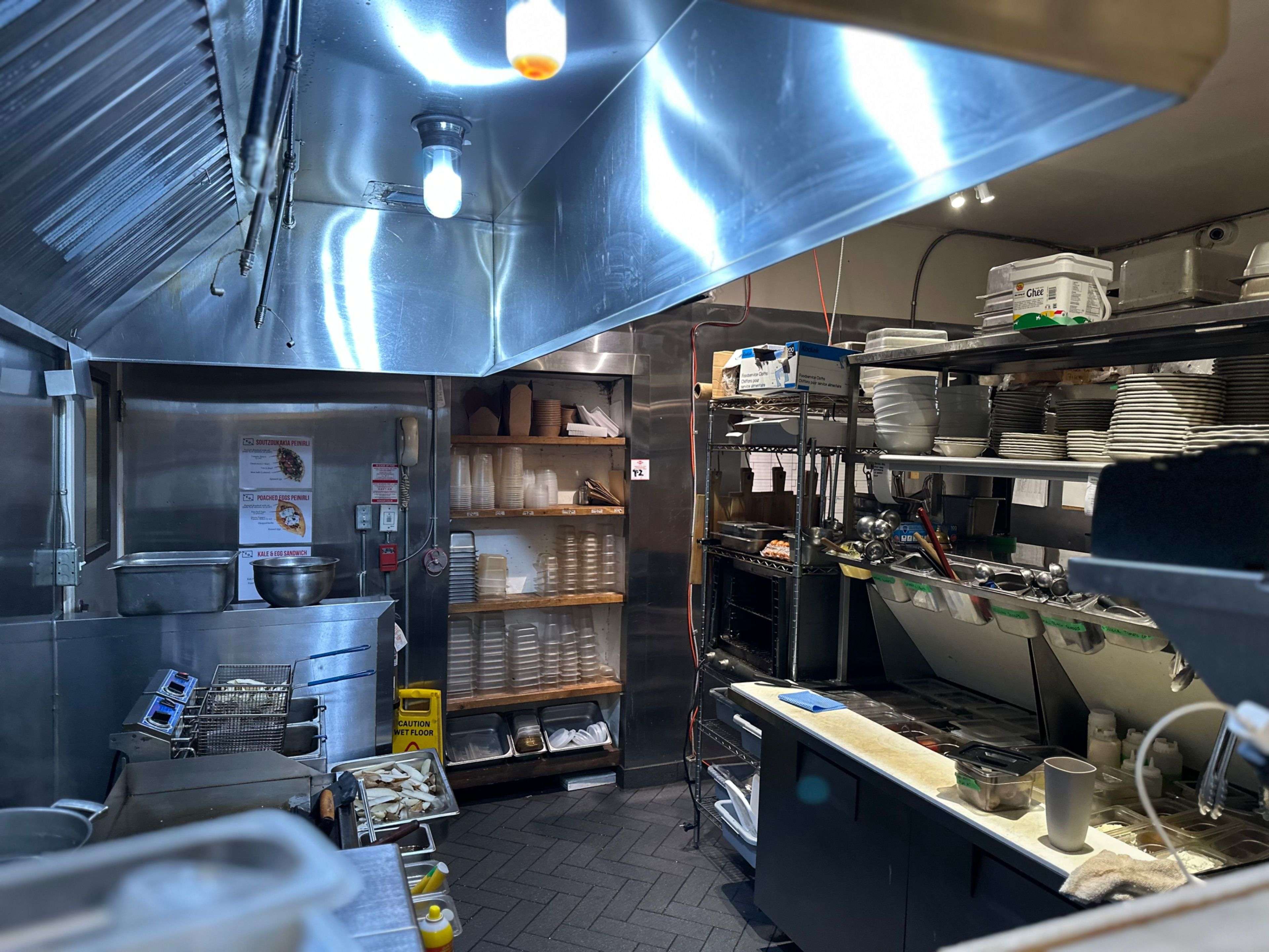 Toronto C01, ON M6J 1H6,1024 Queen ST W