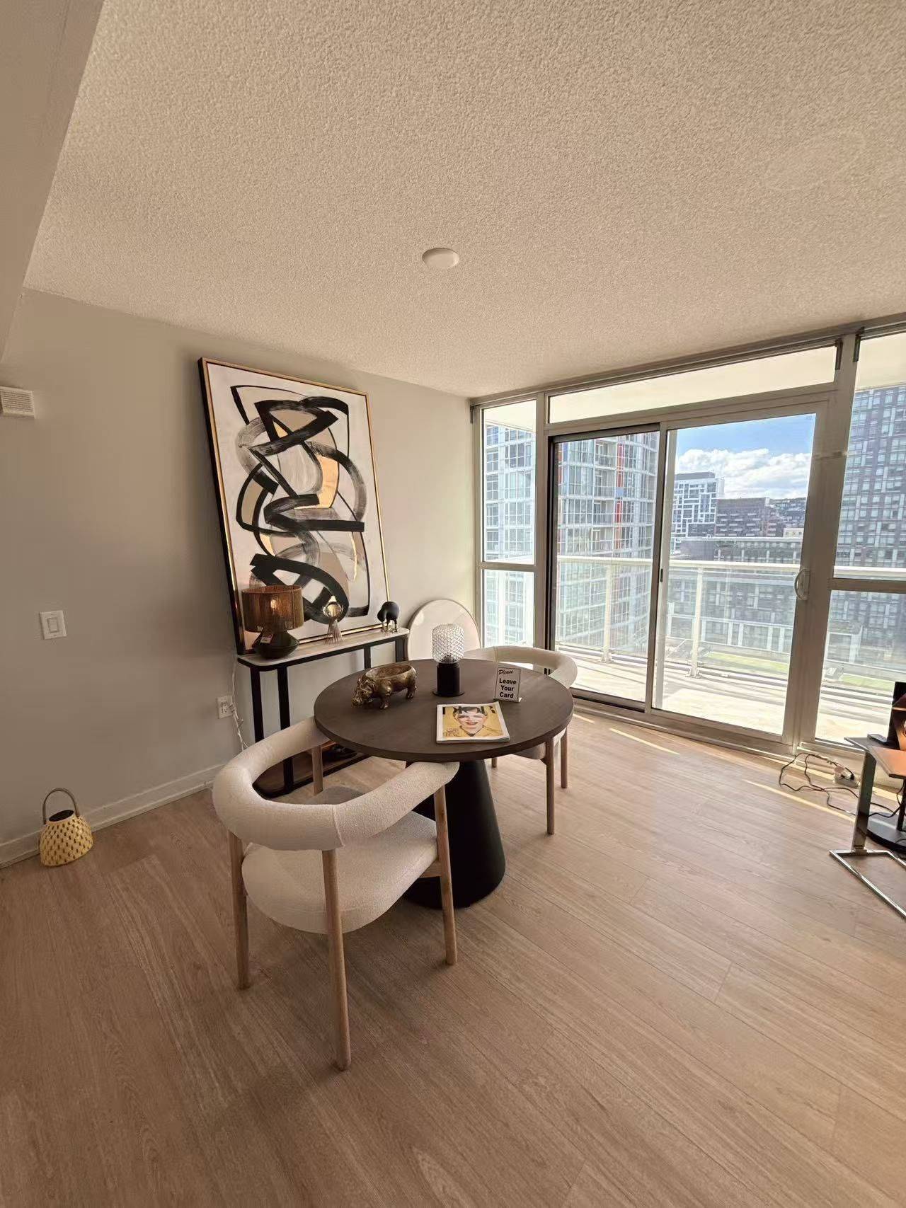 Toronto C01, ON M5V 0J8,75 Queens Wharf RD #1615