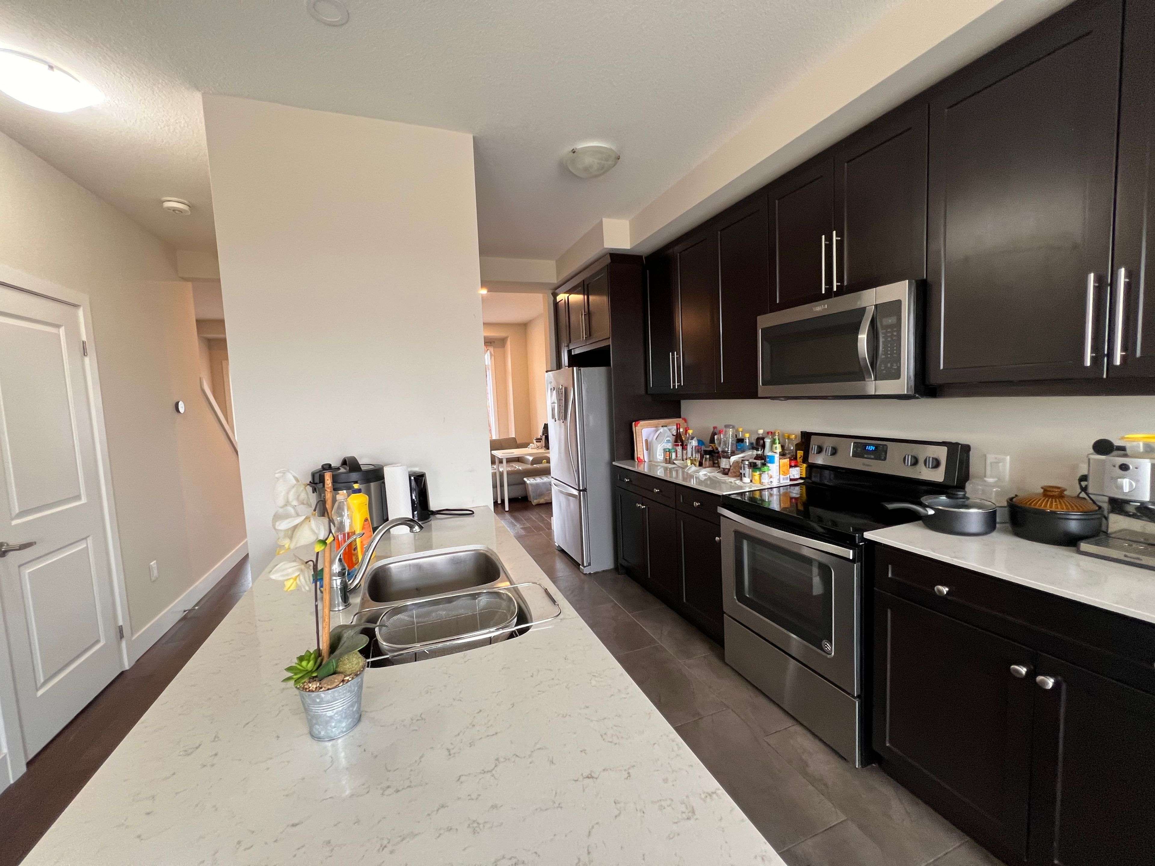 London North, ON N6G 0T8,1960 Dalmagarry RD #164