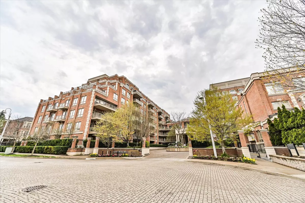 Toronto C12, ON M4G 0A1,20 Burkebrook PL #221