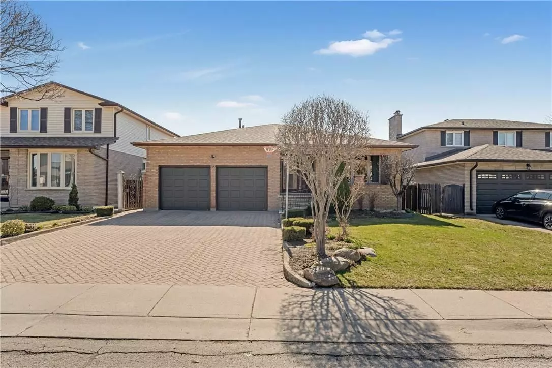 Hamilton, ON L9A 4Y2,36 Skylark DR