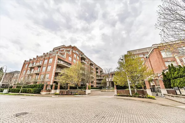 20 Burkebrook PL #221, Toronto C12, ON M4G 0A1