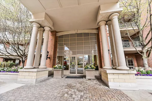 Toronto C12, ON M4G 0A1,20 Burkebrook PL #221