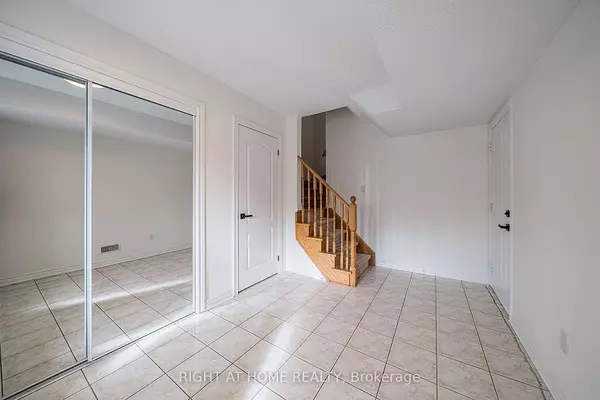 Newmarket, ON L3X 3C2,173 Gail Parks CRES #main