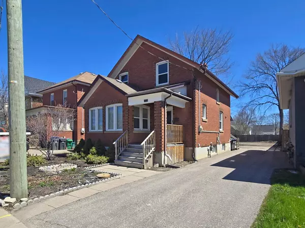 Brampton, ON L6Y 1M6,219 Queen ST W