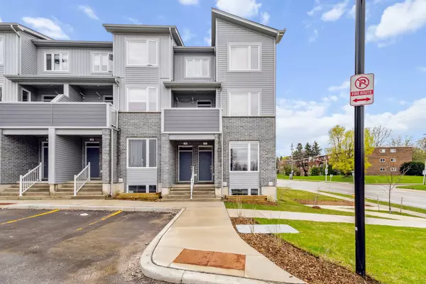 London South, ON N5Z 0B7,990 DEVERON CRES #21
