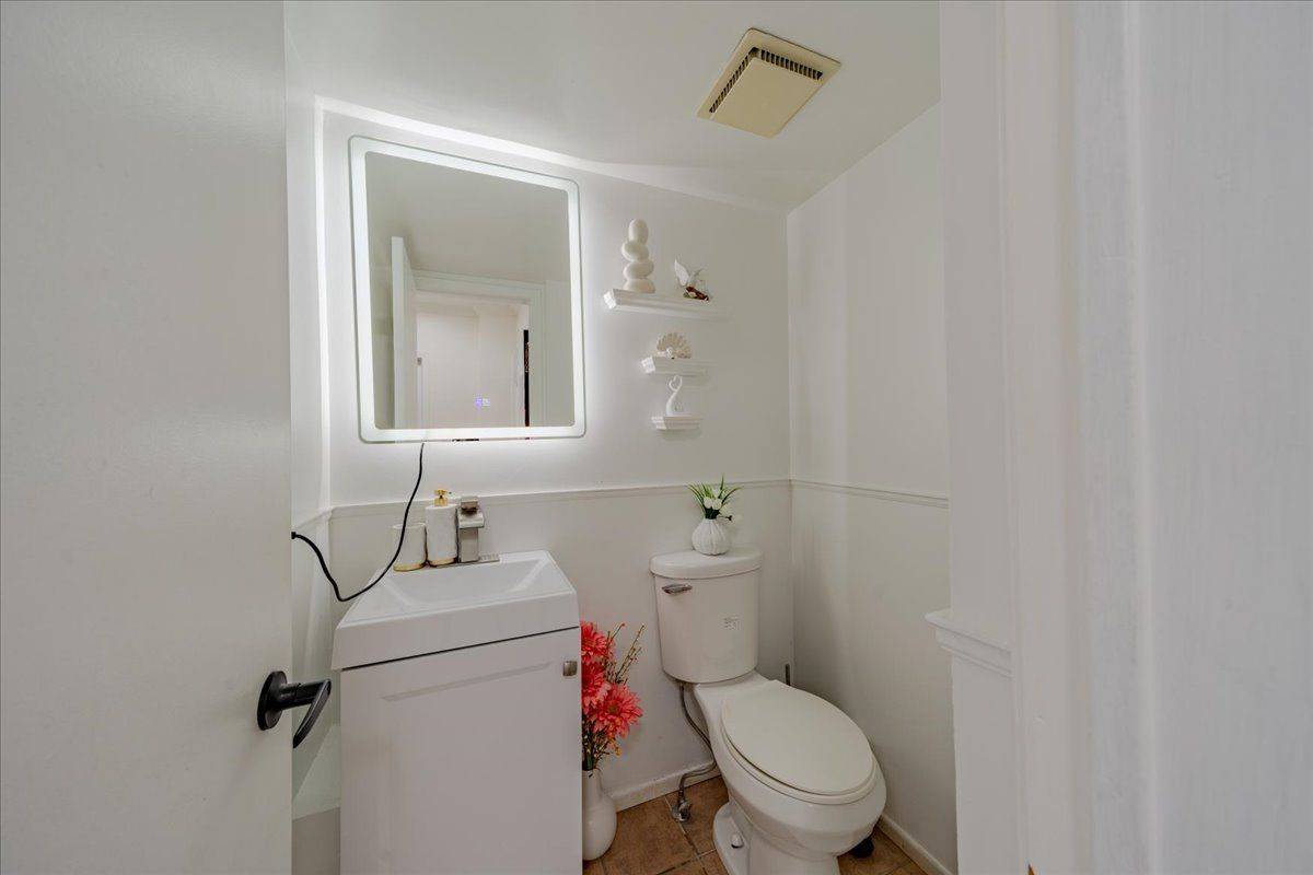 Oshawa, ON L1G 7T3,1133 Ritson RD N #108