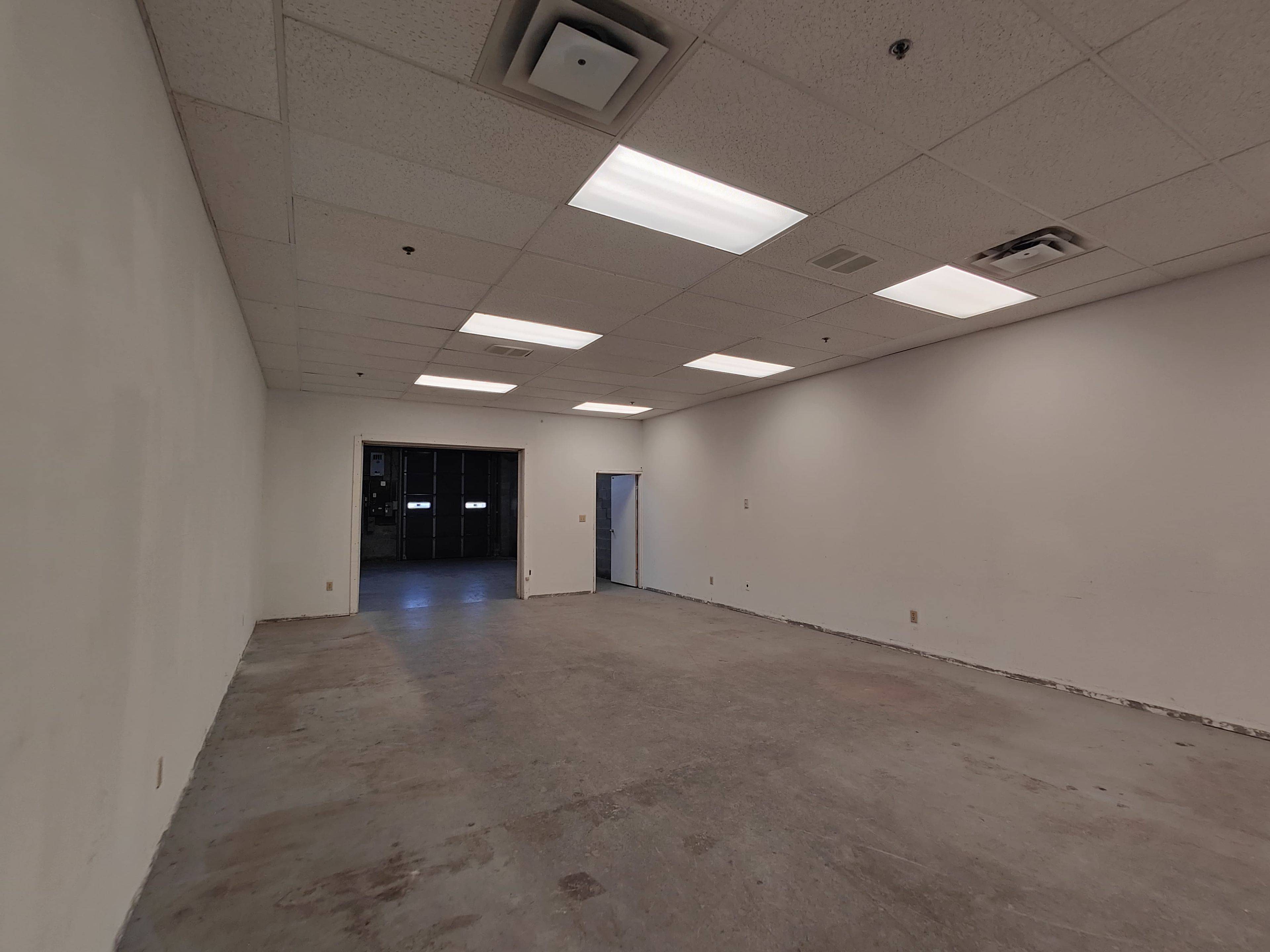 Markham, ON L3R 1H3,300 Esna Park DR #28