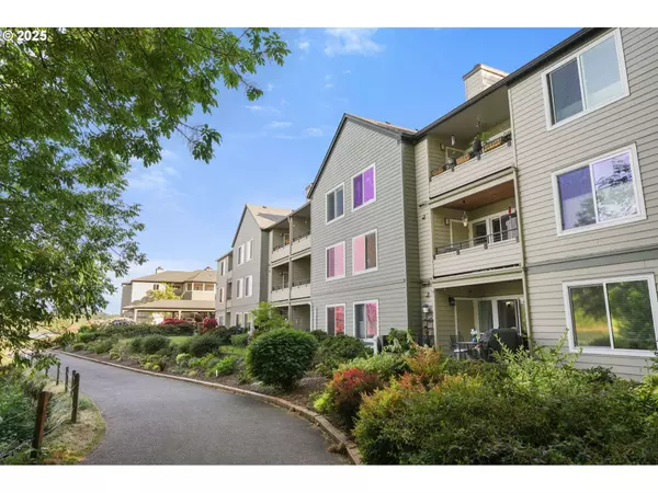 5110 S LANDING DR #304, Portland, OR 97239