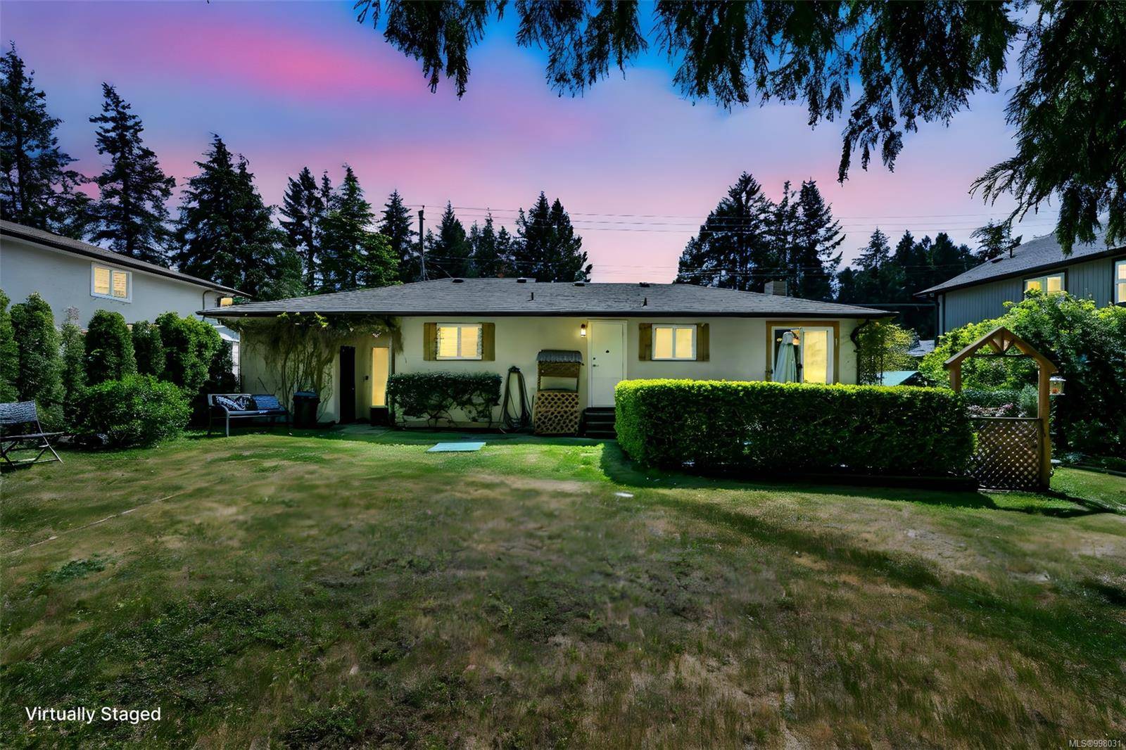 Langford, BC V9B 2N7,1028 Jenkins Ave