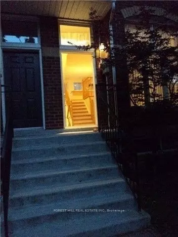 Toronto C08, ON M5A 2X4,250 A Berkeley ST