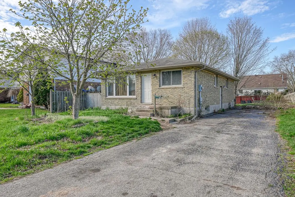 Tillsonburg, ON N4G 4K7,29 Devonshire AVE