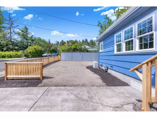 Eugene, OR 97405,147 E 32nd AVE