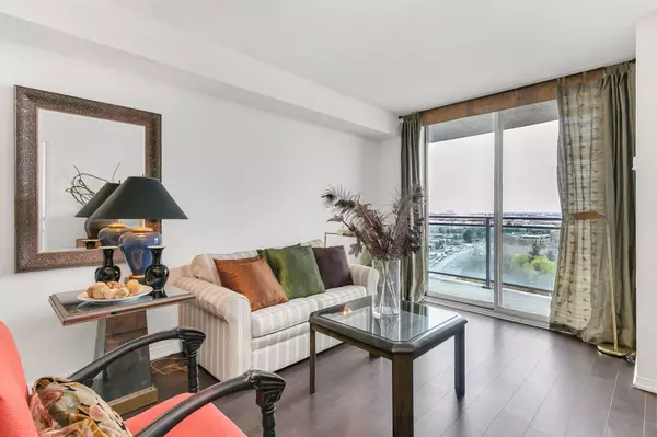 Toronto E11, ON M1B 0A1,6 Rosebank DR #17A