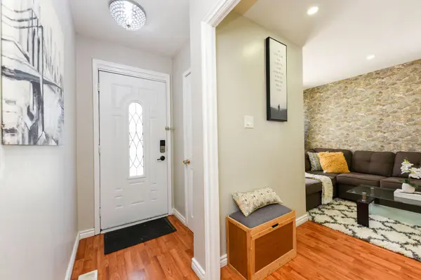 Brampton, ON L6Y 1H1,40 Corby CRES