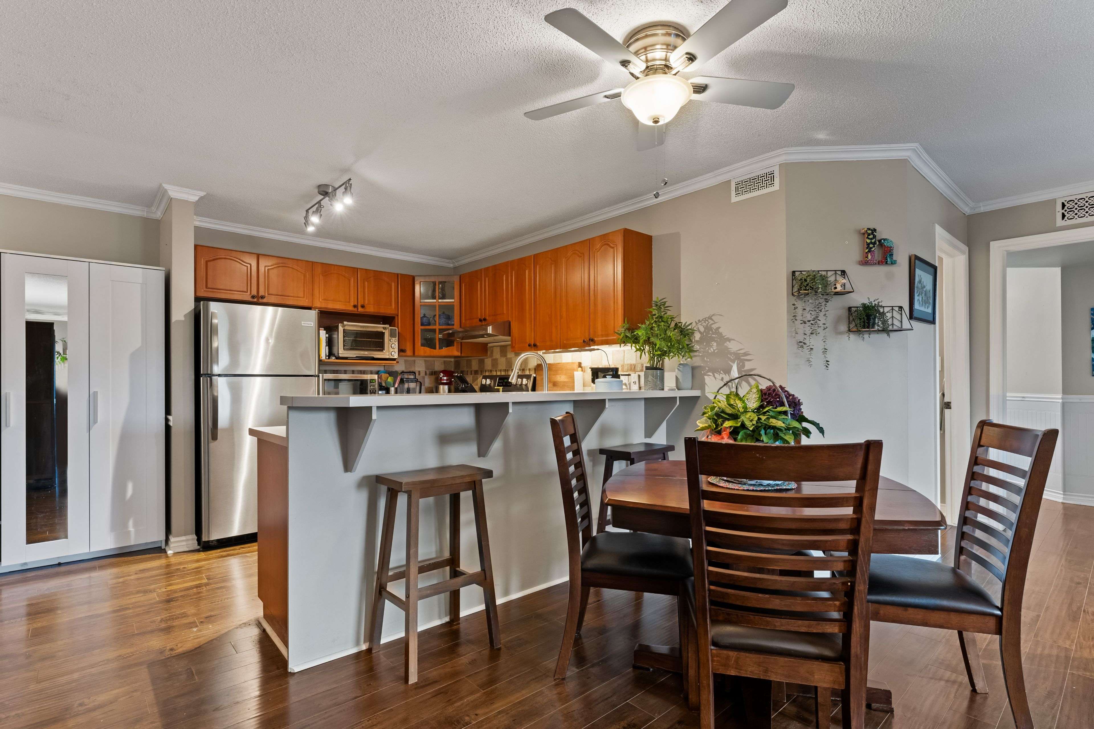 Burlington, ON L7M 4C3,2030 Cleaver AVE #302