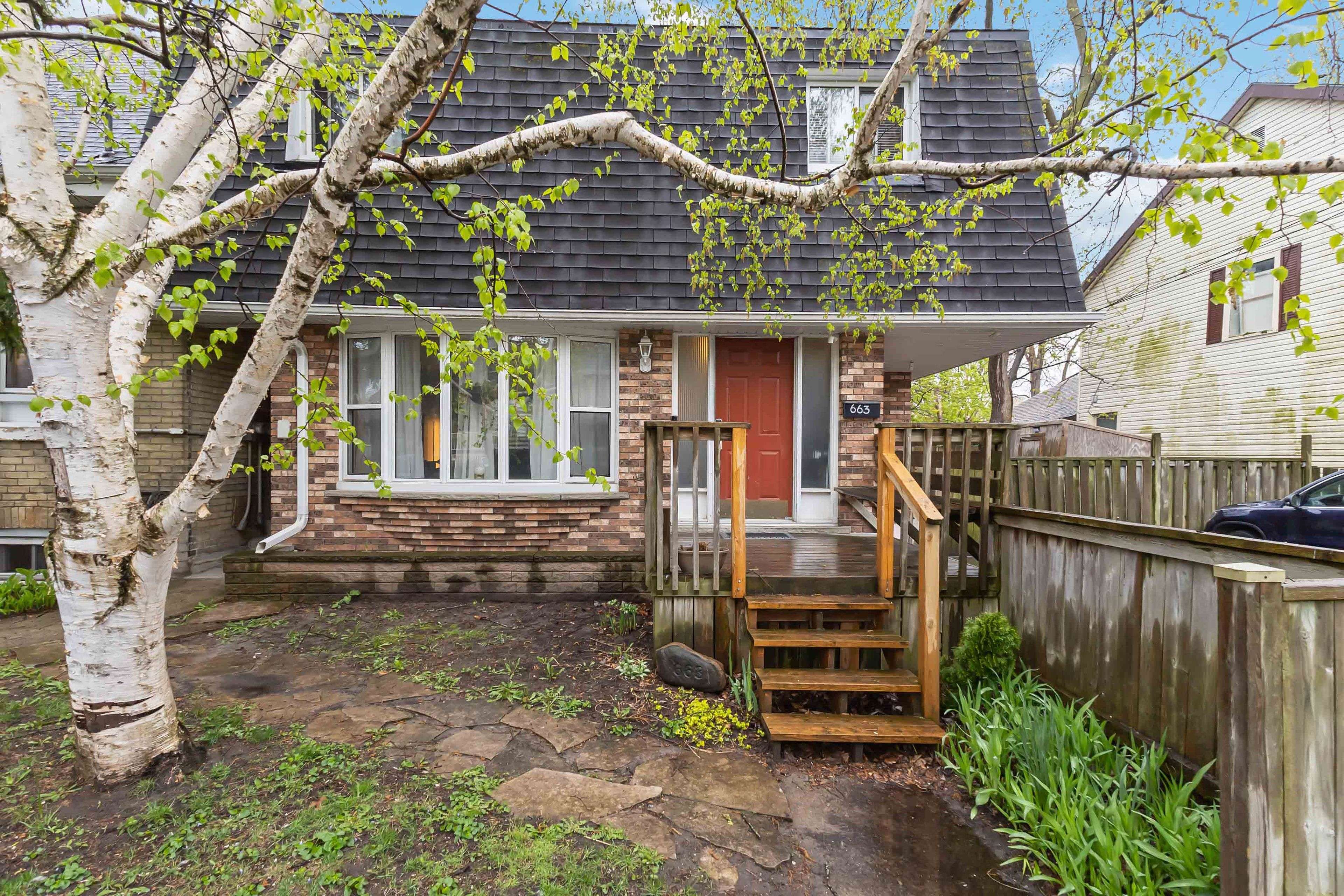 London East, ON N5W 3R9,477 ELIZABETH ST