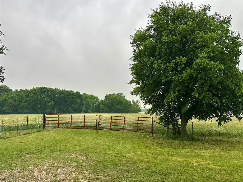 Grandview, TX 76050,1801 S 4th Street