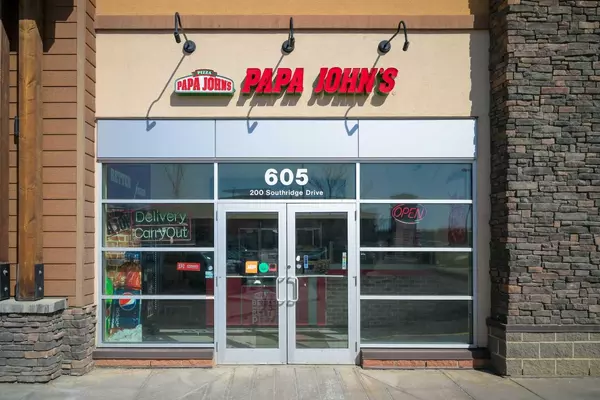 200 Southridge DR #605, Okotoks, AB T1S 0B2