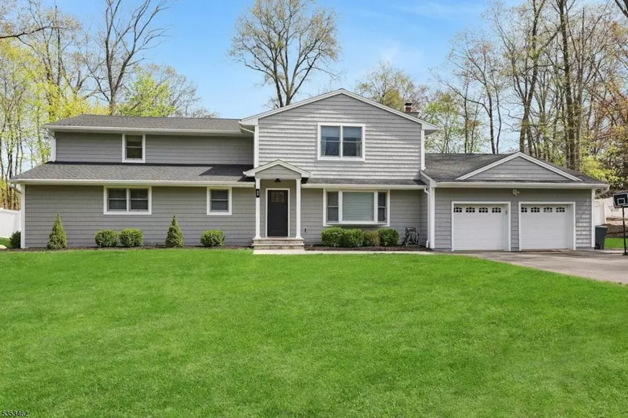 59 Powhatan Path, Oakland Boro, NJ 07436