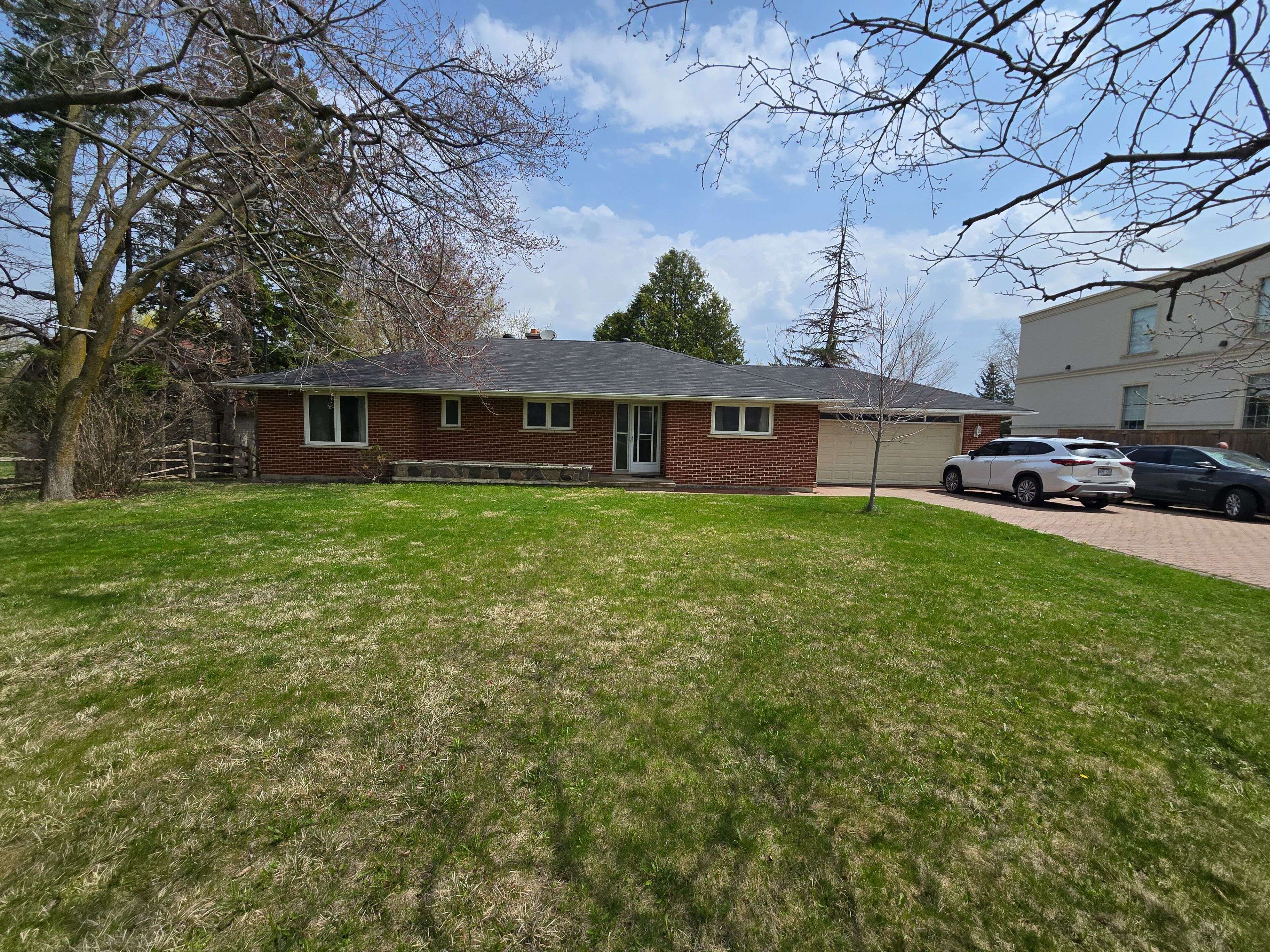 Markham, ON L6C 1H7,9947 Woodbine AVE