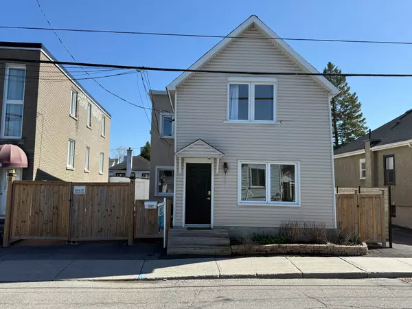 292 RICHELIEU AVE, Vanier And Kingsview Park, ON K1L 6K3