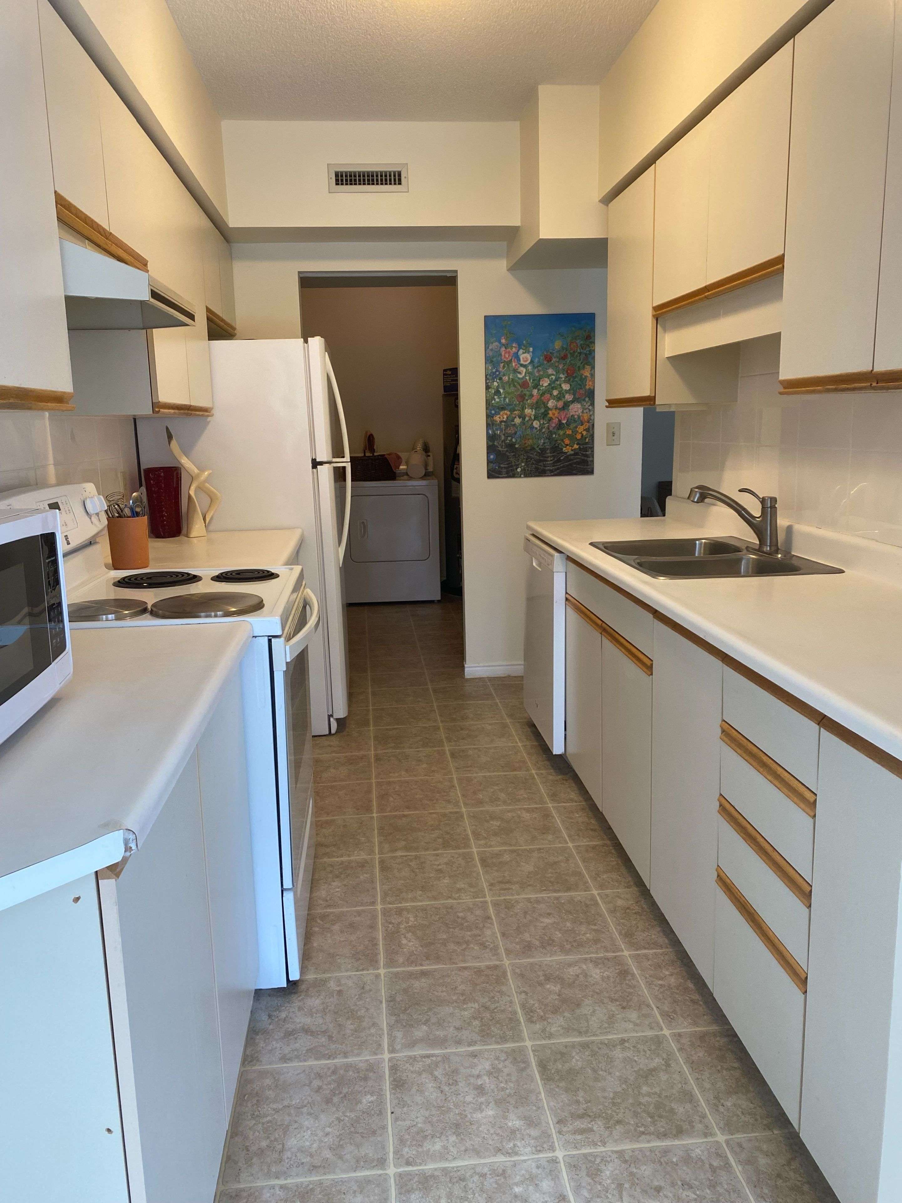 Peterborough East, ON K9H 2G2,40 Auburn ST #206