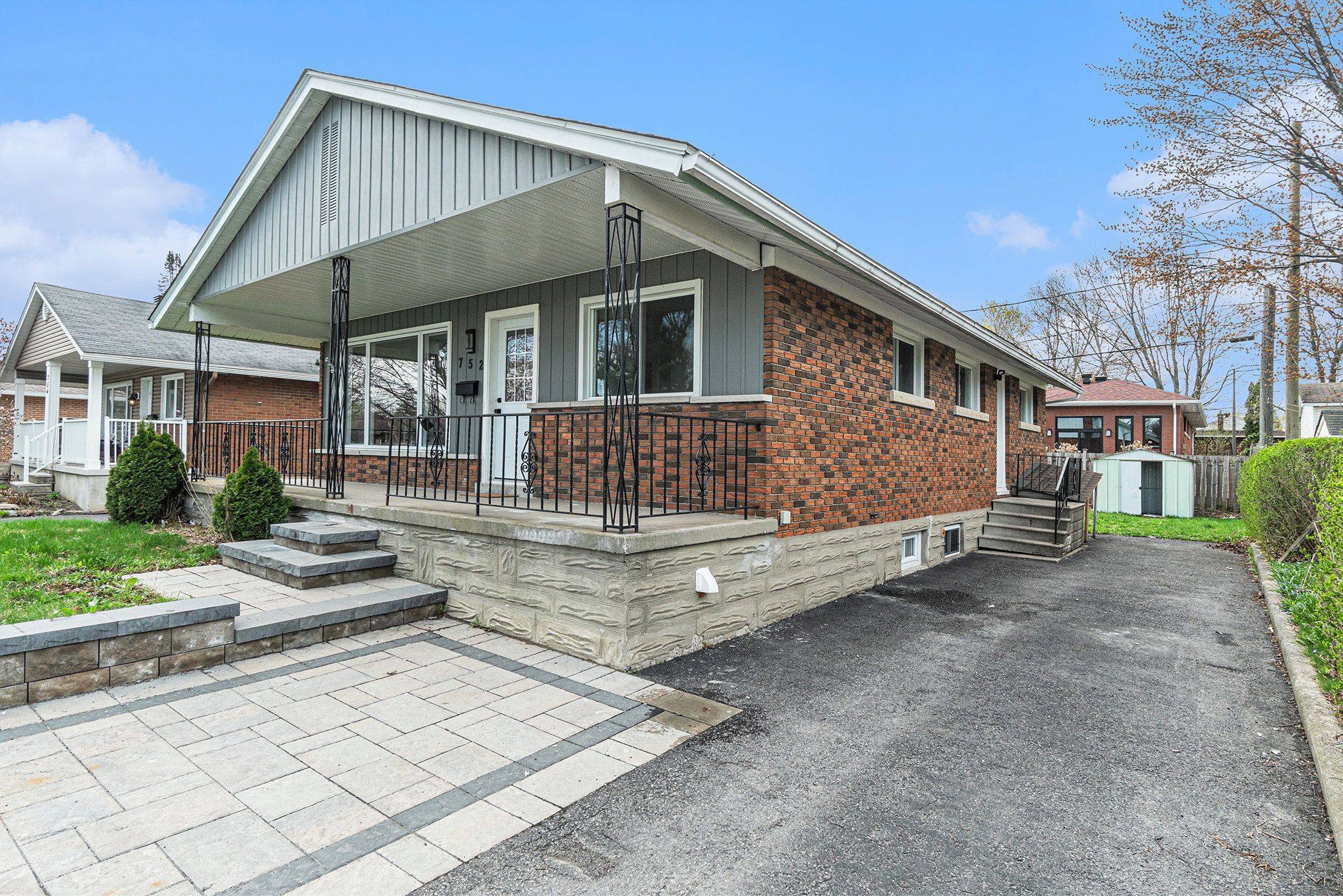 752 Dickens AVE,  Elmvale Acres And Area,  ON K1G 2X8