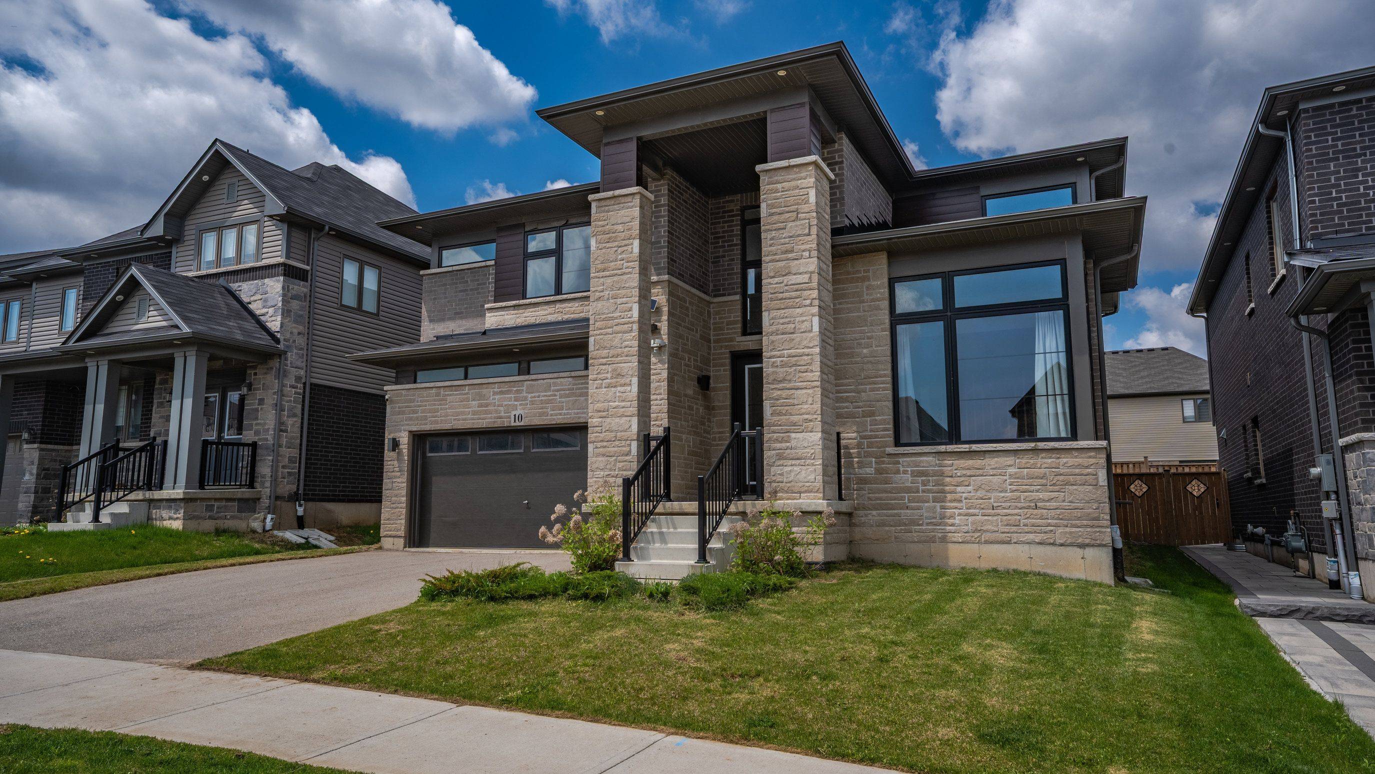 Brant, ON N3L 0B2,10 MCGOVERN LN S