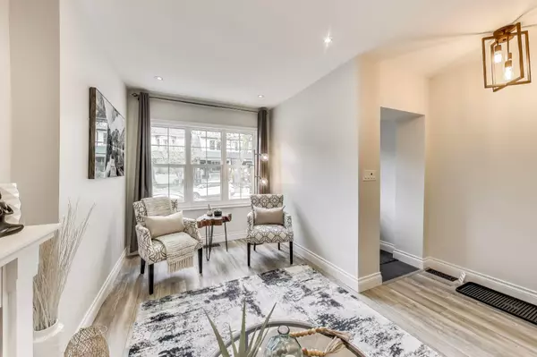 Toronto E01, ON M4J 1H3,23 Mountalan AVE