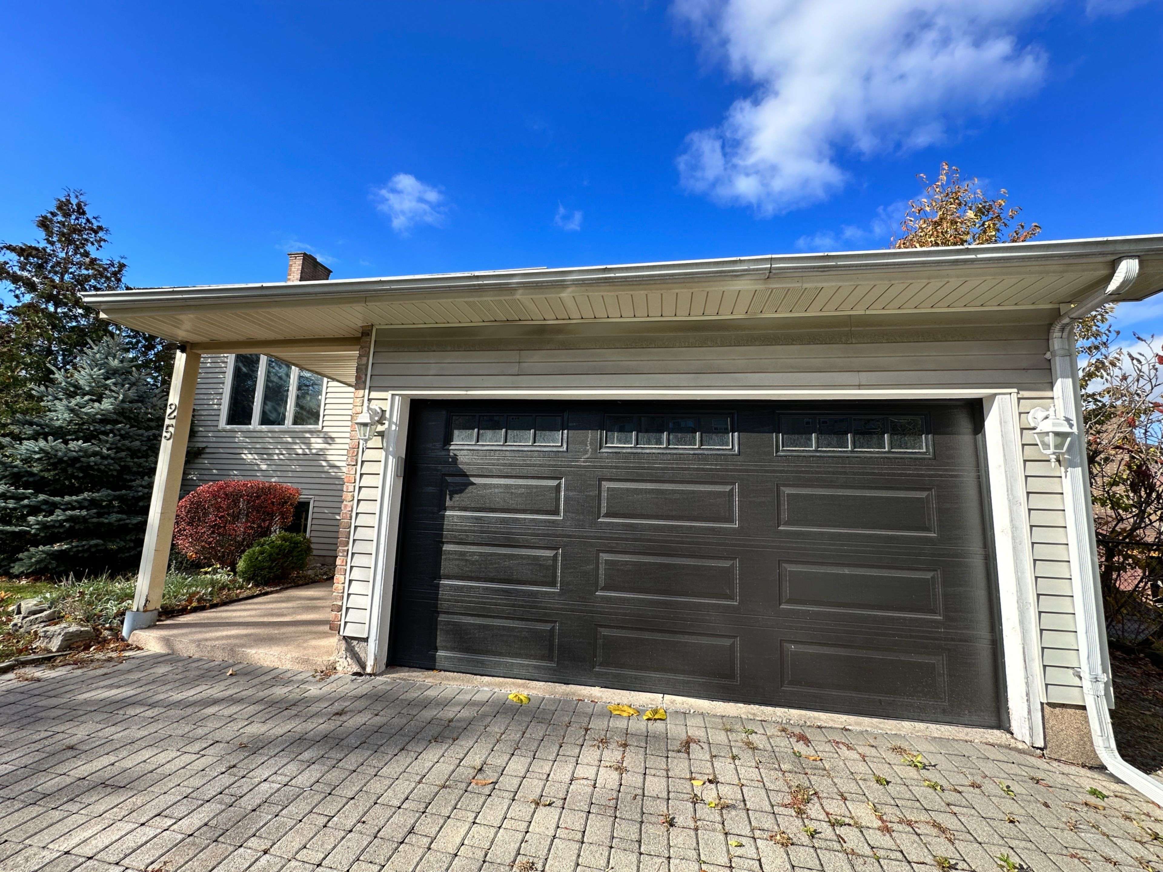 25 TREMONT DR #Main level, St. Catharines, ON L2T 3A7
