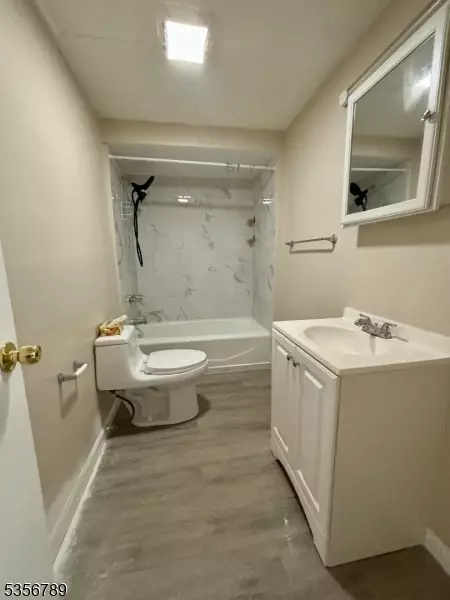 Newark City, NJ 07104,110 Summer Ave #1