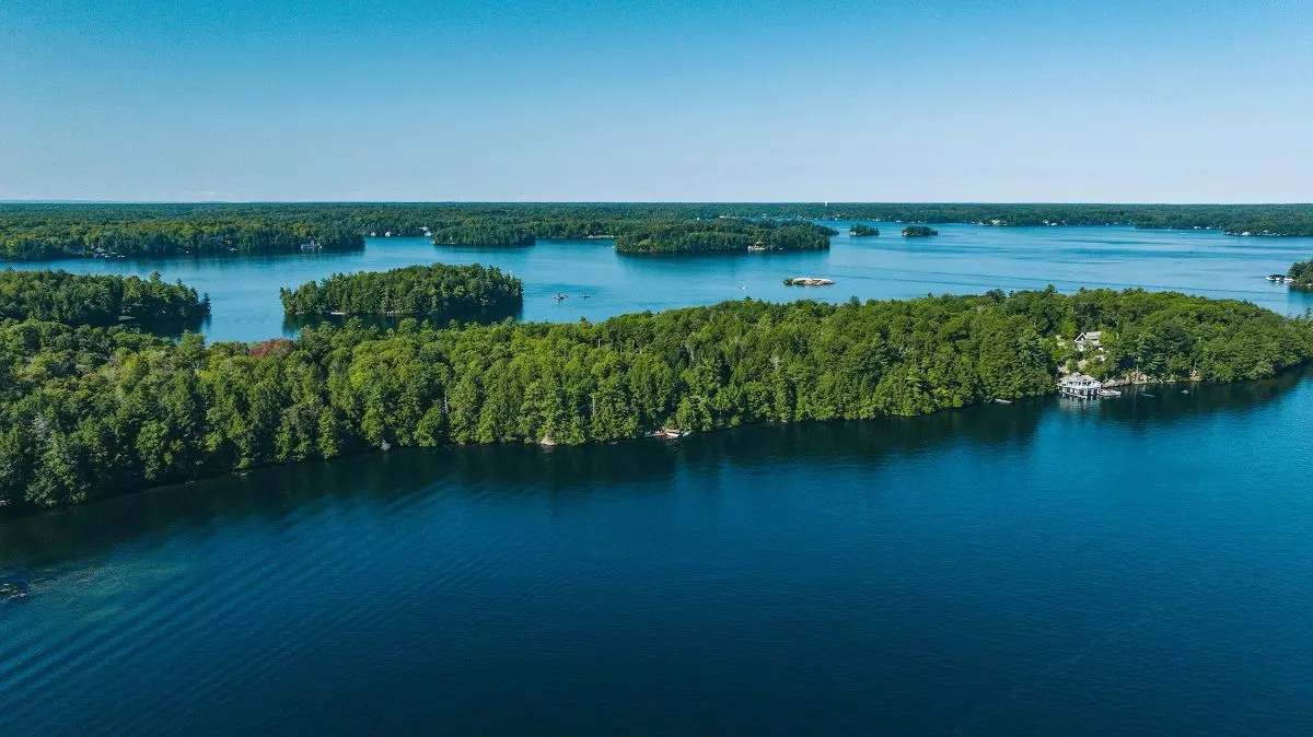 Muskoka Lakes, ON P0B 1J0,5 Burgess  J31 IS