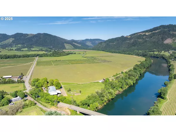 Umpqua, OR 97486,687 HUBBARD CREEK RD