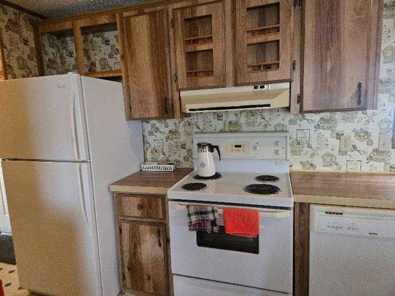 High River, AB T1V 1J9,123 Home bay