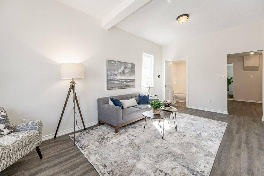Hamilton, ON L8L 3W9,196 Picton ST
