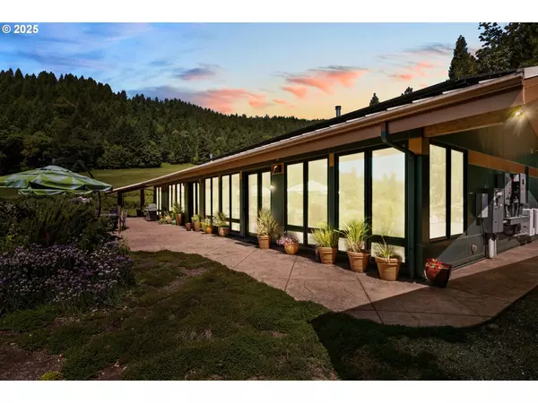 1104 UPPER COW CREEK RD, Azalea, OR 97410
