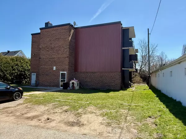 London East, ON N5W 2W7,1576 Caledonia ST