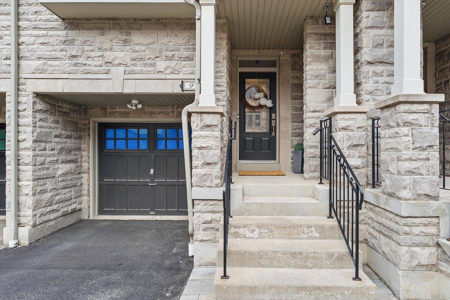 Mississauga, ON L4Y 0C8,3038 Haines RD #9