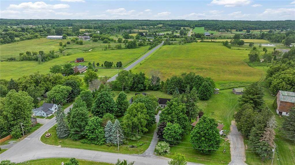 Loyalist, ON K0H 2H0,187 SIMMONS RD