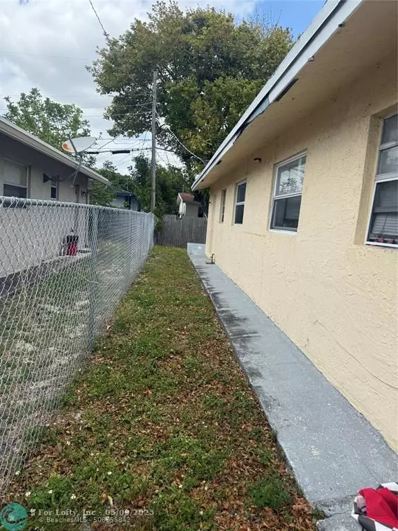 2751 NW 14th Ct, Fort Lauderdale, FL 33311