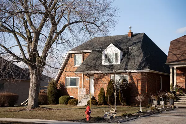 250 Highland RD W, Hamilton, ON L8J 3T7