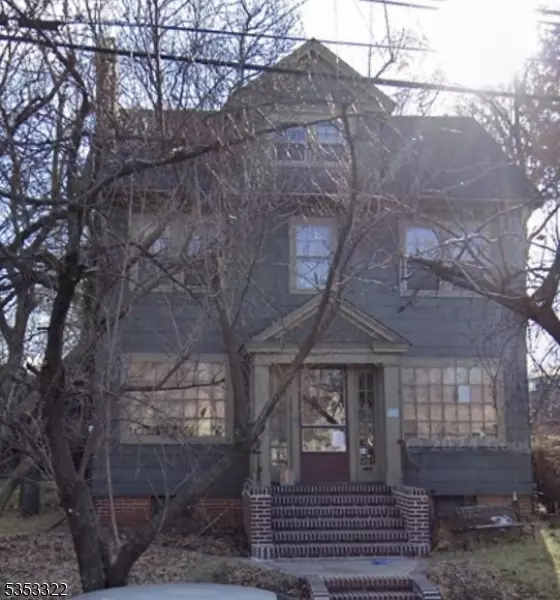 134 Lincoln Ave, Elizabeth City, NJ 07208
