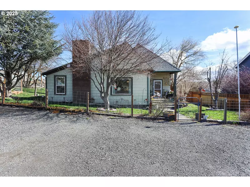552 NE WILLIAMS ST, Dufur, OR 97021