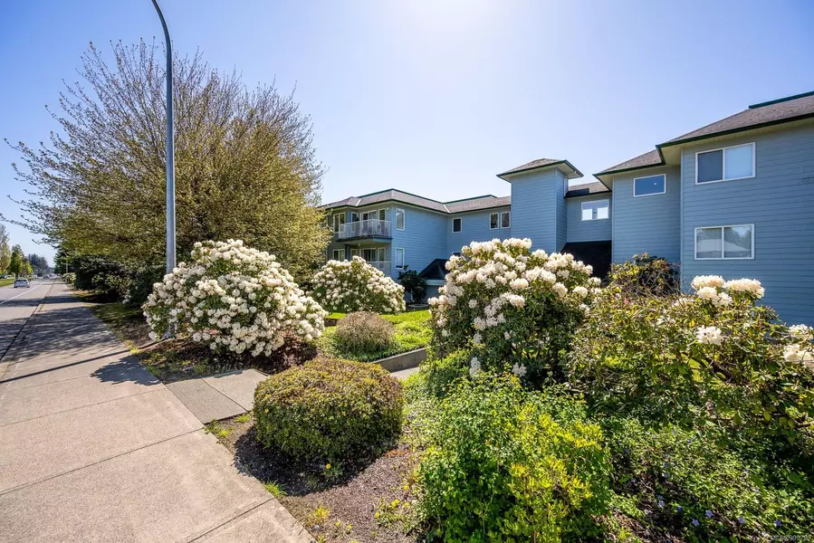 698 Aspen Rd #101B, Comox, BC V9M 3S9